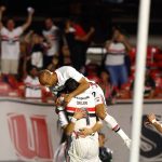 Vitória do São Paulo sobre o Vitória com dois gols de Calleri e o retorno decisivo de Lucas Moura