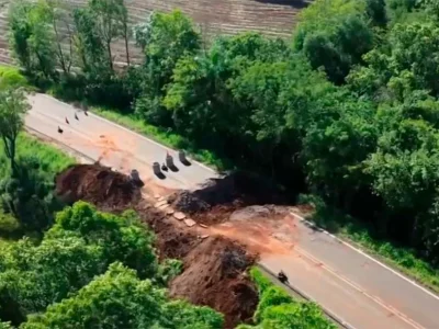 PR-592 permanece interditada em Nova Prata do Iguaçu devido a erosão causada por chuvas