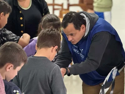 Programa Bons Olhos PR distribui 65 óculos para alunos em Vitorino e melhora a qualidade de ensino