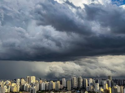 Previsão do tempo para o feriado de Finados aponta chuvas em diversas áreas do Sul do Brasil