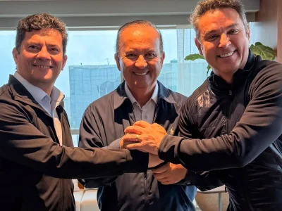 Governadores do Sul se reúnem em Porto Alegre para apoiar Flávio Bolsonaro na campanha presidencial