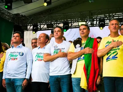 Moro defende valorização do Sul e apoio à candidatura de Flávio Bolsonaro em ato em Porto Alegre