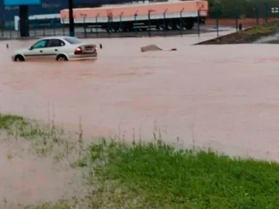 Alagamento na PRC-280 em Marmeleiro causa transtornos a motoristas e requer atenção redobrada
