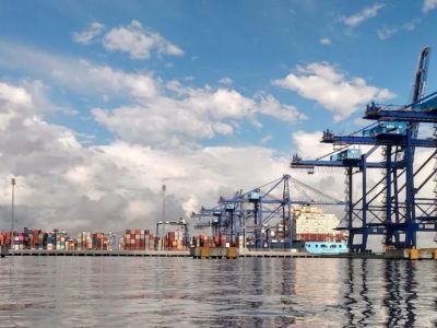 Polícia Federal apreende 50 toneladas de soja adulterada a caminho do Porto de Paranaguá, no Paraná