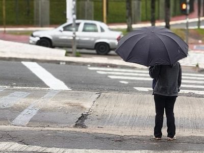 Alerta de tempestades em todas as regiões do Brasil e previsão de chuvas intensas no Sul a partir de quinta-feira