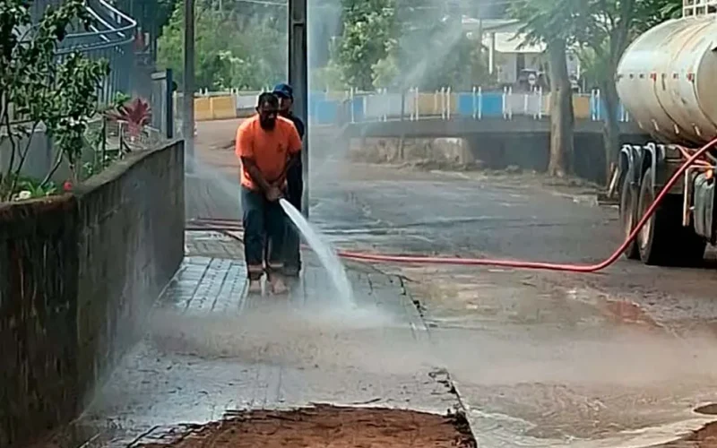 Prefeitura de Francisco Beltrão intensifica trabalhos de limpeza após forte chuva