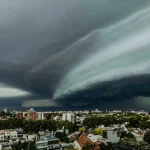 Ciclone extratropical deve se formar em Santa Catarina e provocar chuvas intensas no Sul entre 3 e 6 de novembro