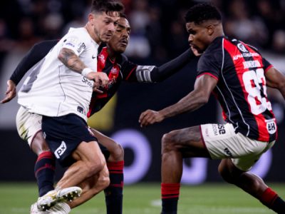 Corinthians empata com o Vitória em casa e se mantém na luta contra o rebaixamento no Brasileirão