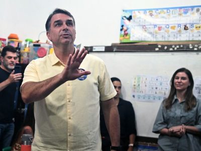 Flávio Bolsonaro avança sobre Lula em 120 cidades do Sul, mas não altera resultados em grandes municípios
