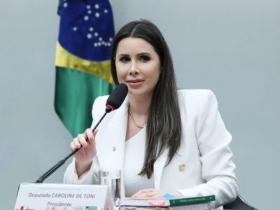 Carol De Toni promove mobilização no Sul em apoio a Flávio Bolsonaro para o segundo turno da eleição presidencial