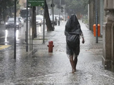 Inmet emite alertas de tempestades para Paraná, Santa Catarina e Rio Grande do Sul durante feriado de Nossa Senhora Aparecida