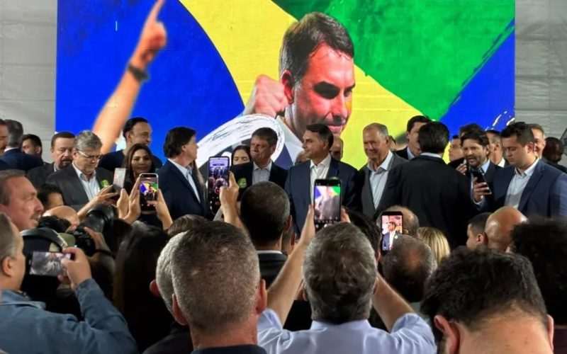 MDB anuncia apoio a Flávio Bolsonaro no 2º turno com respaldo de diretórios do Sul