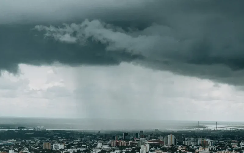 Inmet emite alerta para formação de ciclone e tempestades no Sul do Brasil a partir de quinta-feira