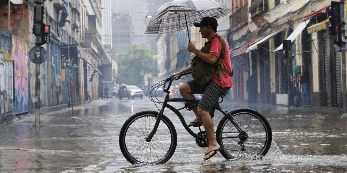 Feriado de Finados terá chuvas e sol em diferentes regiões do Sul; confira a previsão do tempo