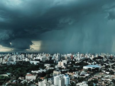 Novo ciclone traz previsão de ventos de até 100 km/h e chuva intensa no Sul com acumulados de até 300 mm