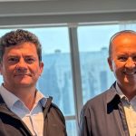 Moro e Jorginho Mello promovem ato em Porto Alegre e defendem Flávio Bolsonaro para a presidência, mirando na "aposentadoria definitiva" de Lula
