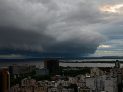 Chuva e frio devem marcar votação no Sul, com alertas de tempestades em Paraná, Santa Catarina e Rio Grande do Sul