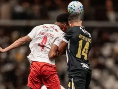 Bragantino atualiza estado de saúde de Alix Vinícius após susto em choque de cabeça no jogo contra o Atlético-MG