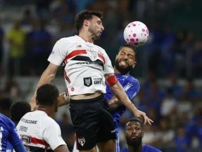 Calleri critica desempenho do São Paulo em derrota para o Cruzeiro e pede melhorias antes de confronto com o Vitória